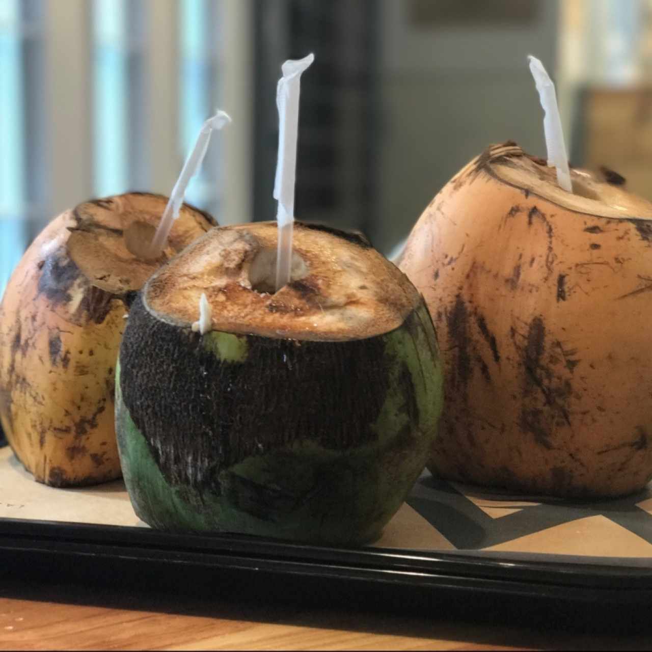 Agua de coco en su mejor y más salvaje presentación. Genial. 