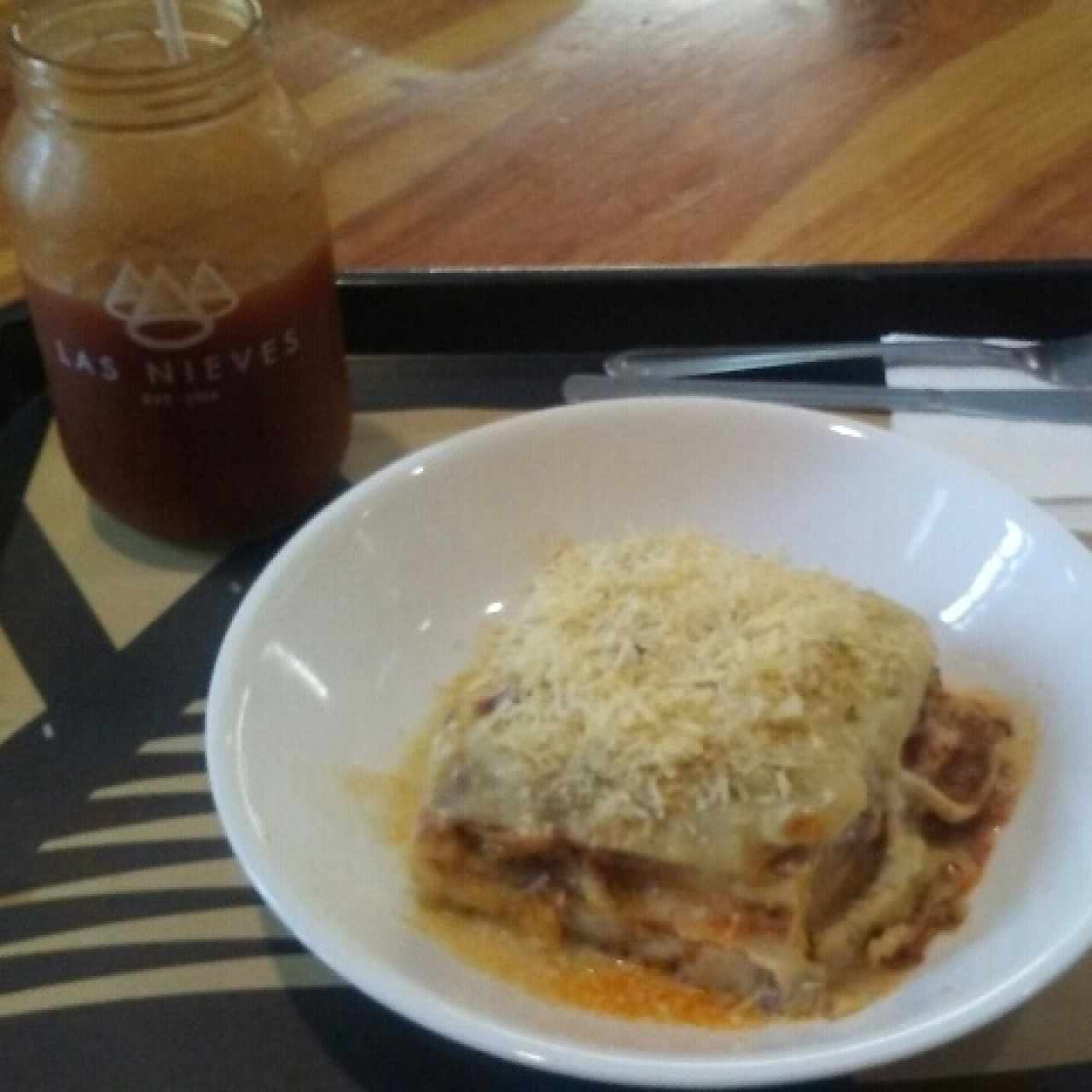 Pasticho y Jugo de Níspero 