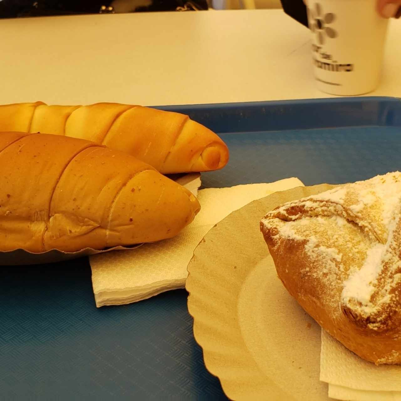 cachitos y pastel manzana