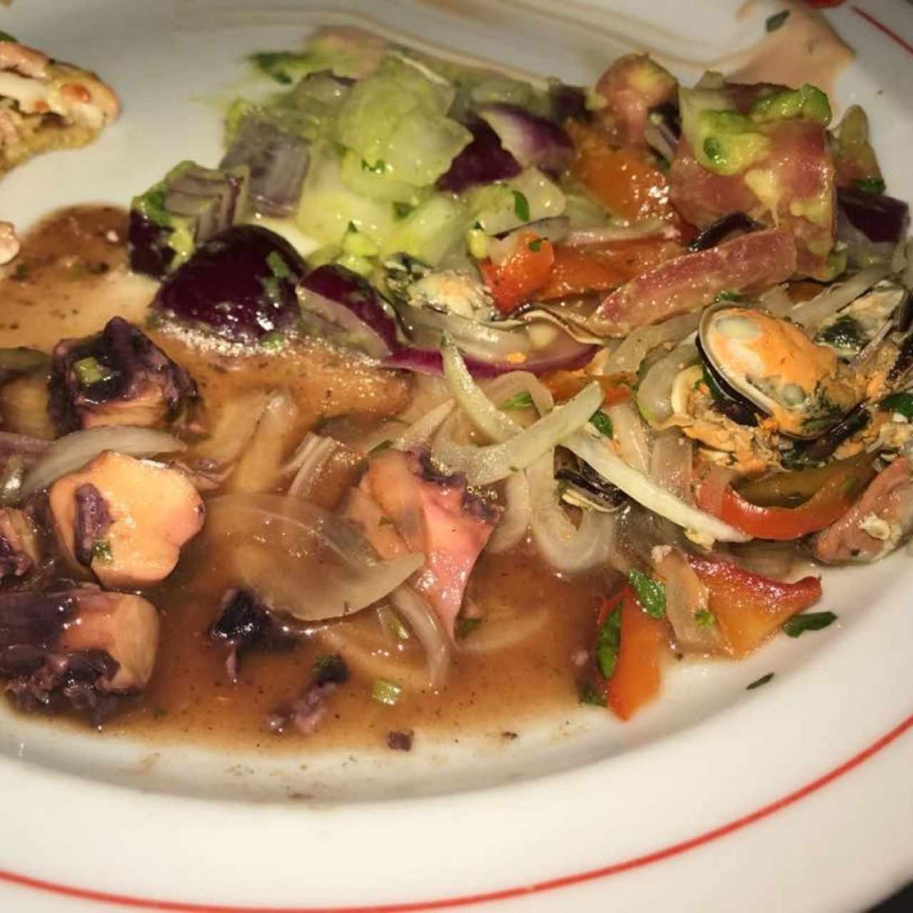 Variado del Salad Bar, Pulpo, Mejillones, Ensalada Mixta, etc