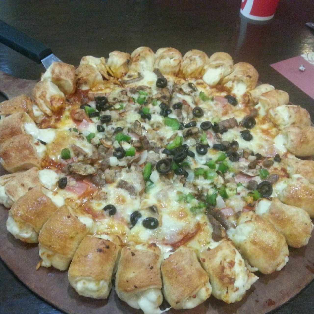 Super suprema grande con bordes estilo tequeños