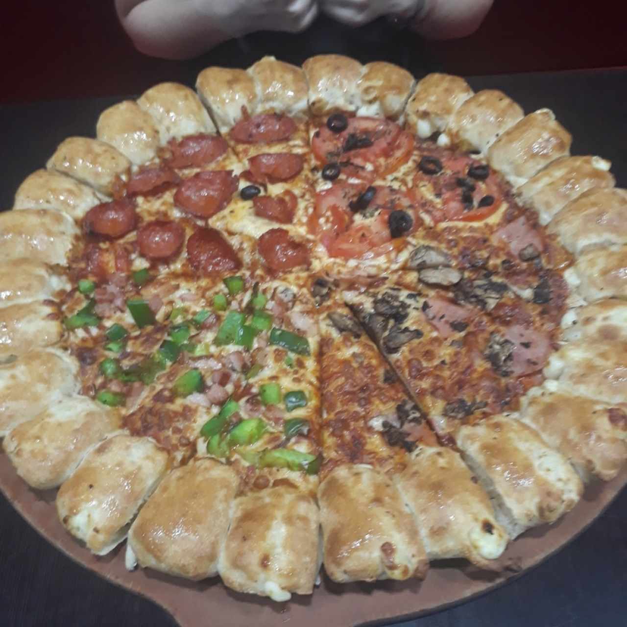 Cuatro estaciones de tequeños mozzarella