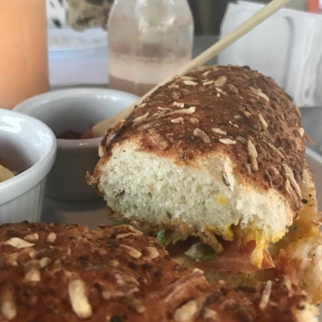sandwich de pernil