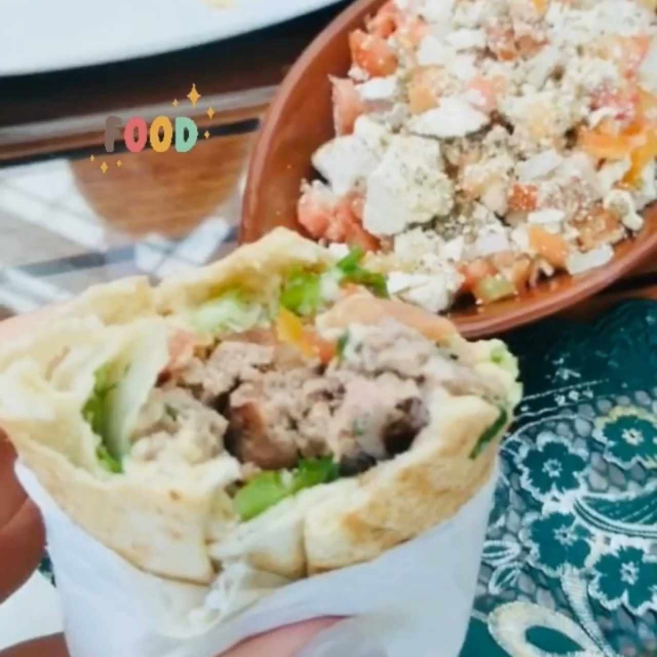 shawarma de kafta y ensalada shanklish