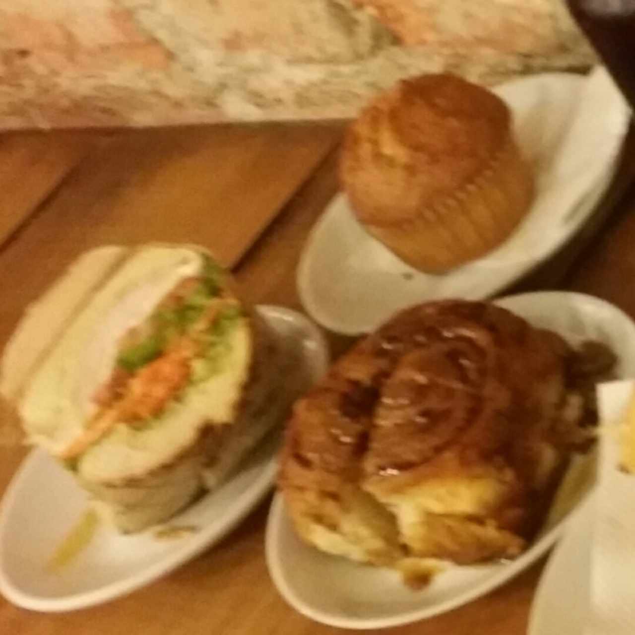 golfeado,pon que y sándwiches de jamón y queso