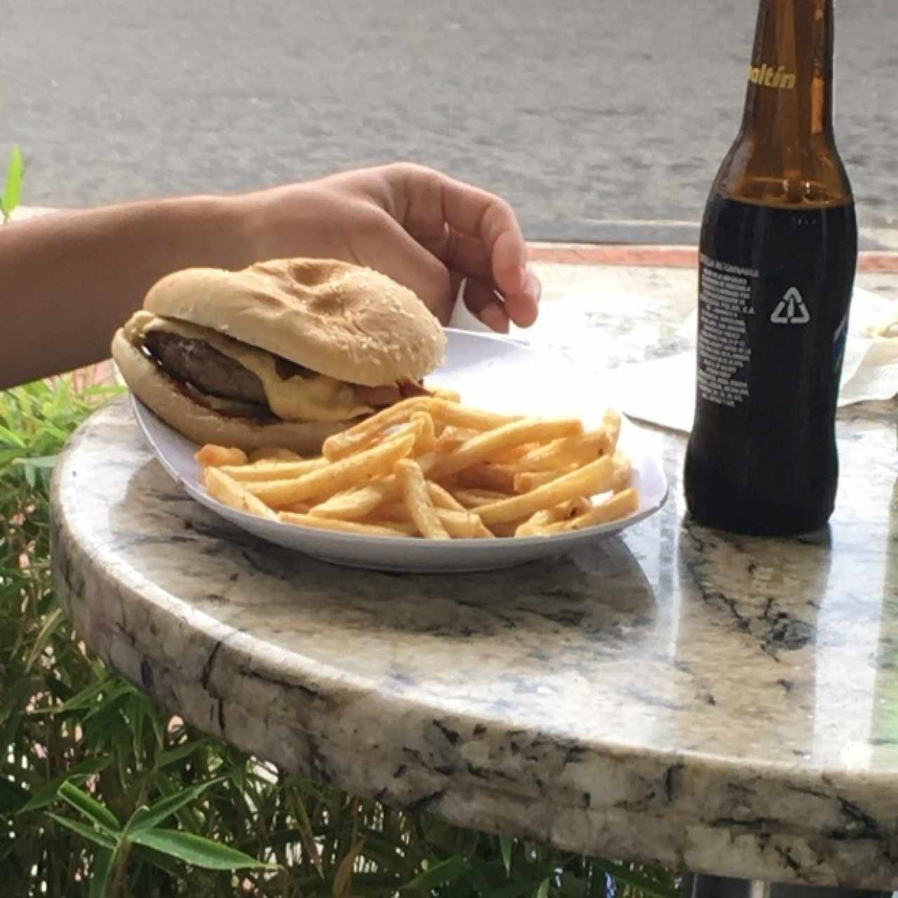 hamburguesa con papas