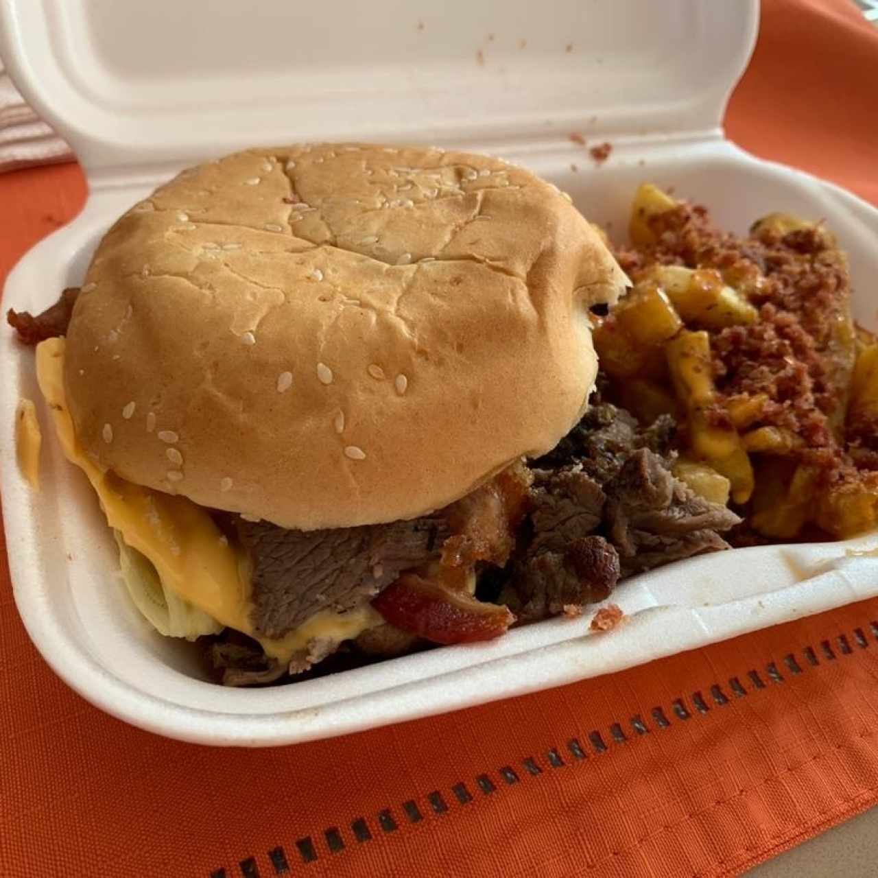 parriburger con sticks bacon
