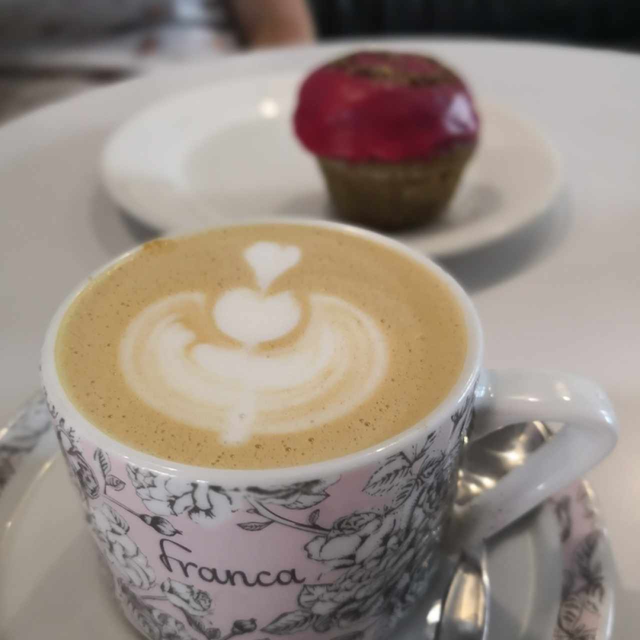 Cafe y Tea Cake