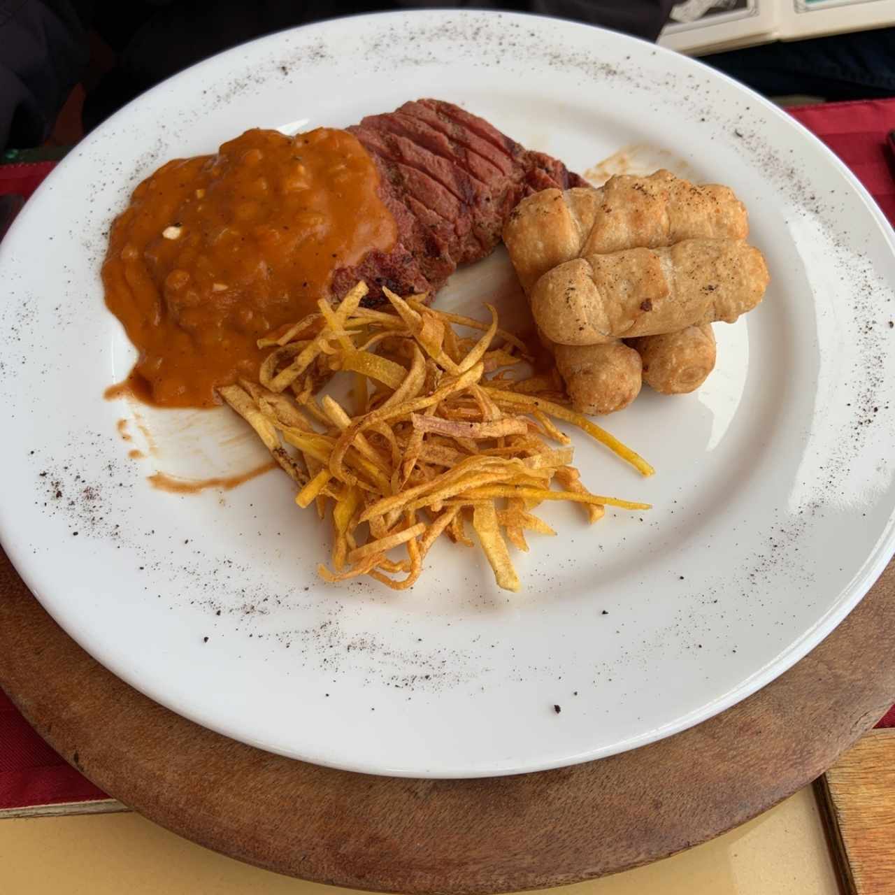 solomo de res en salsa napolitana