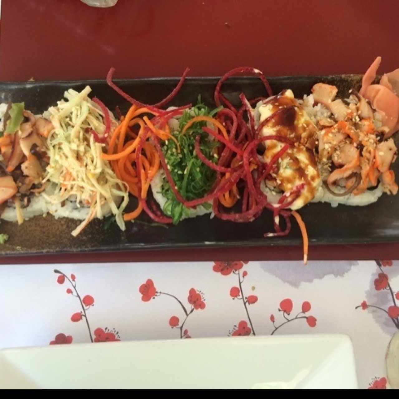 Roll 4 sabores. Altamente eecomendado. 