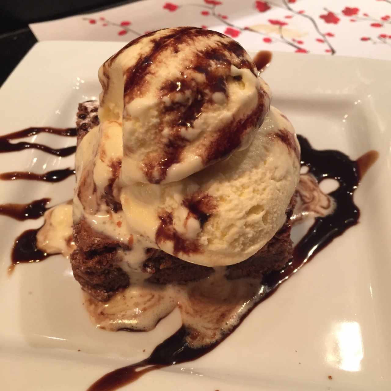 brownie con helado 