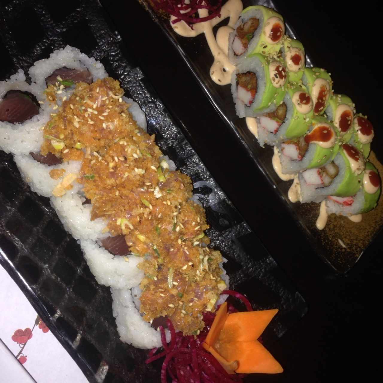 Spicy Tuna y Dragon Roll