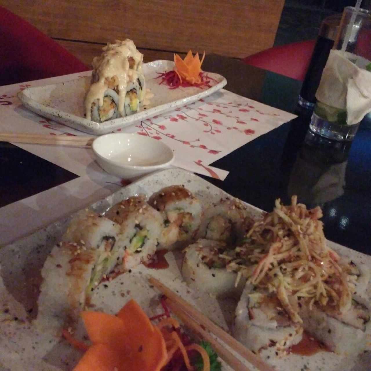 fuji roll (al fondo) y okinawa 