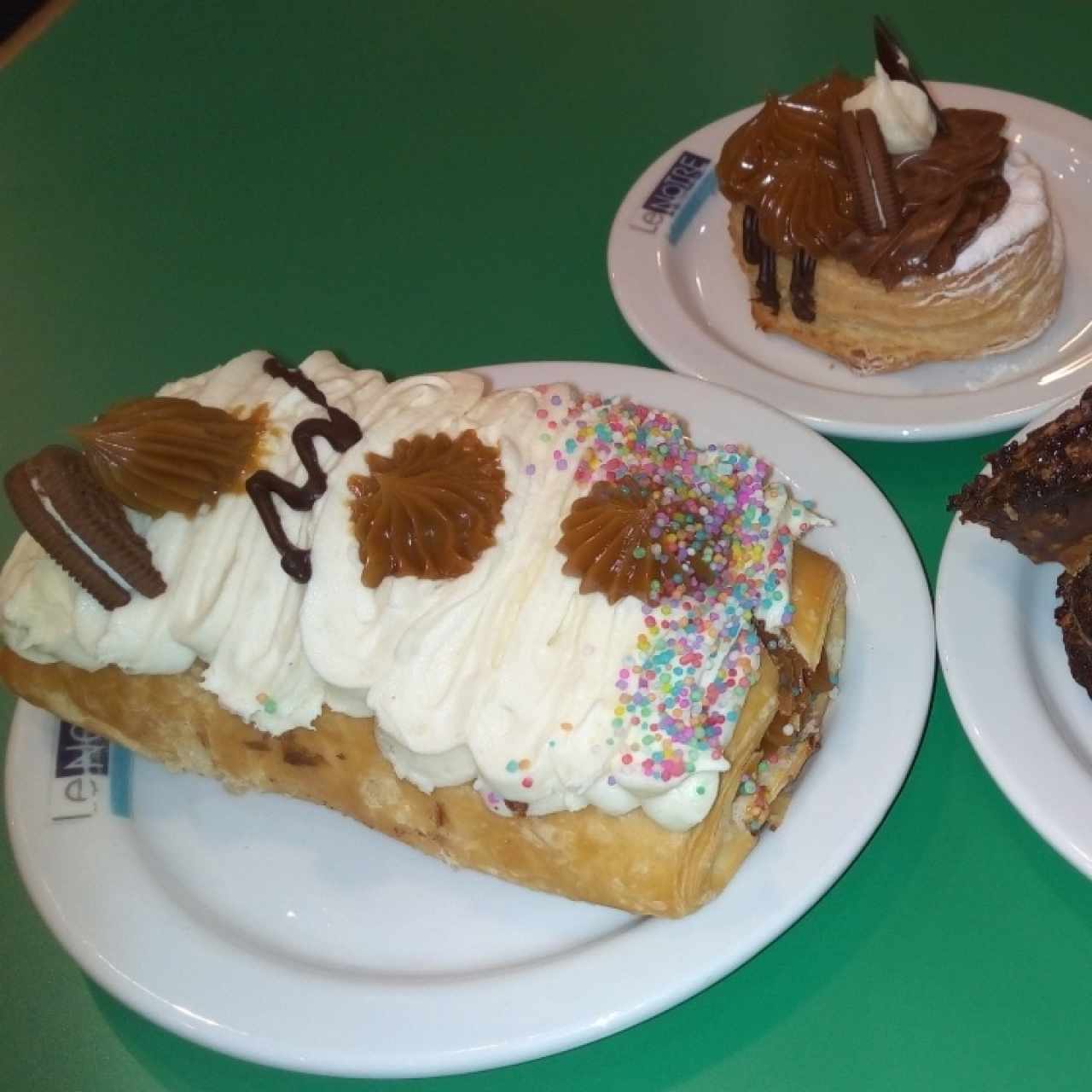 Pastel de Arequipe y Voulevant de Chocolate