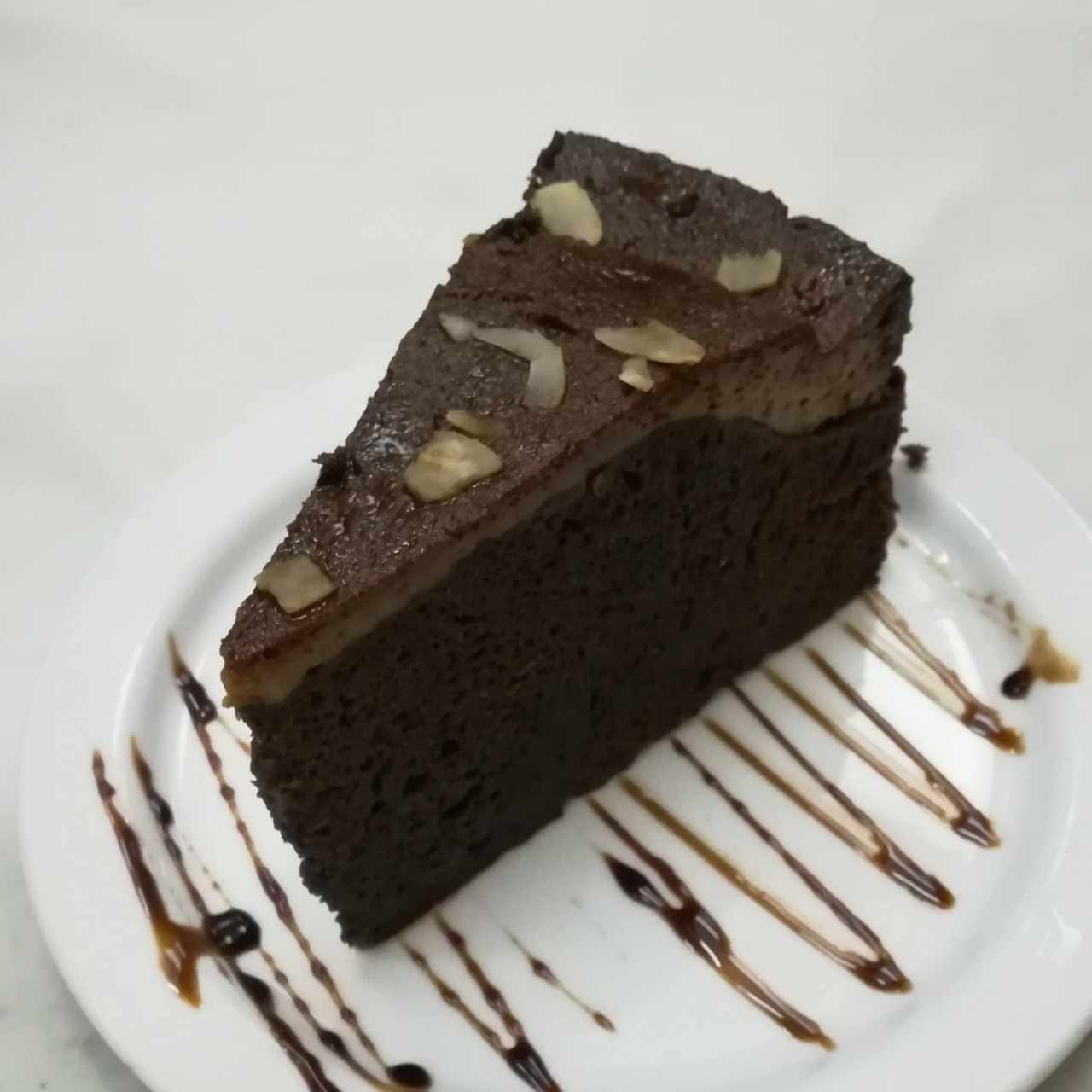 Torta de chocolate con quesillo