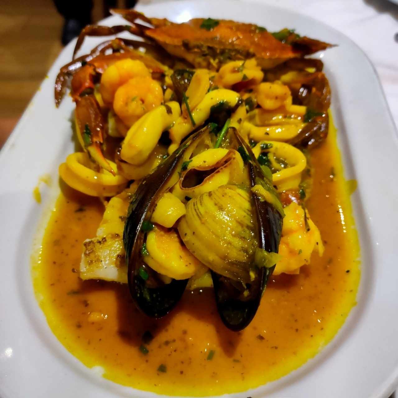 Filet de curbina en salsa marinera