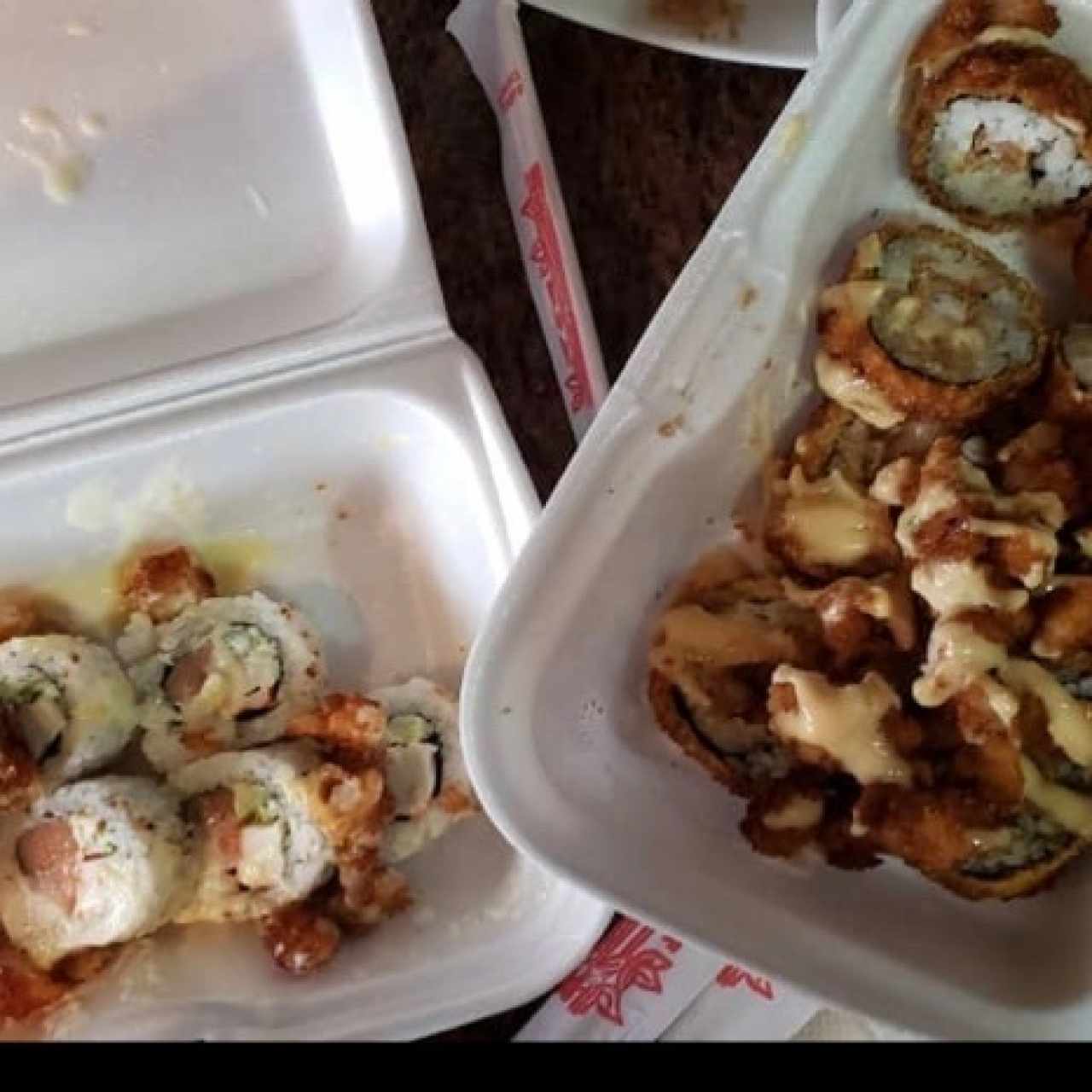 fuji roll y dragon roll en presentacion para llevar 