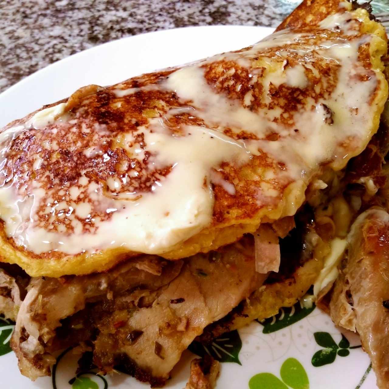 Cachapa de Pernil
