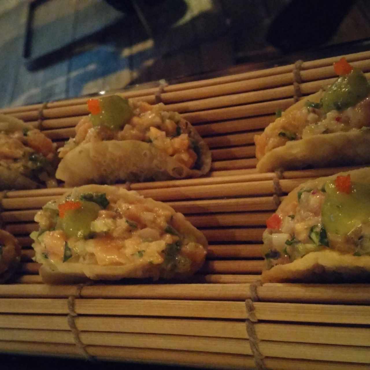 mini tacos de salmon