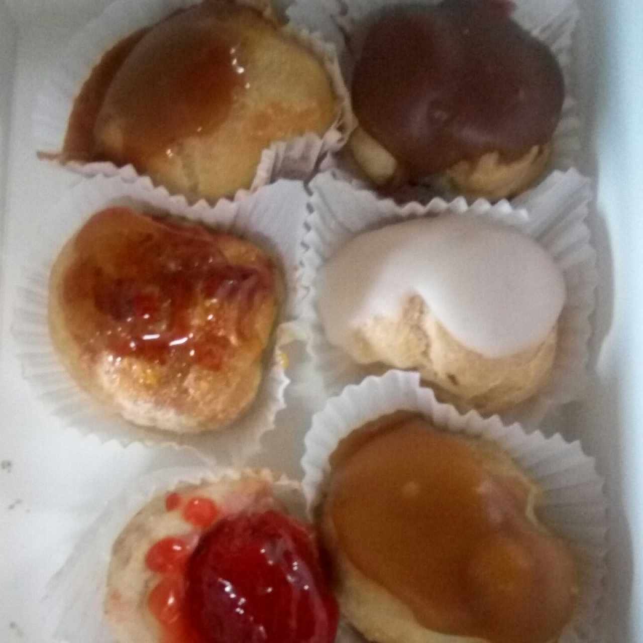 profiteroles y tartaleta