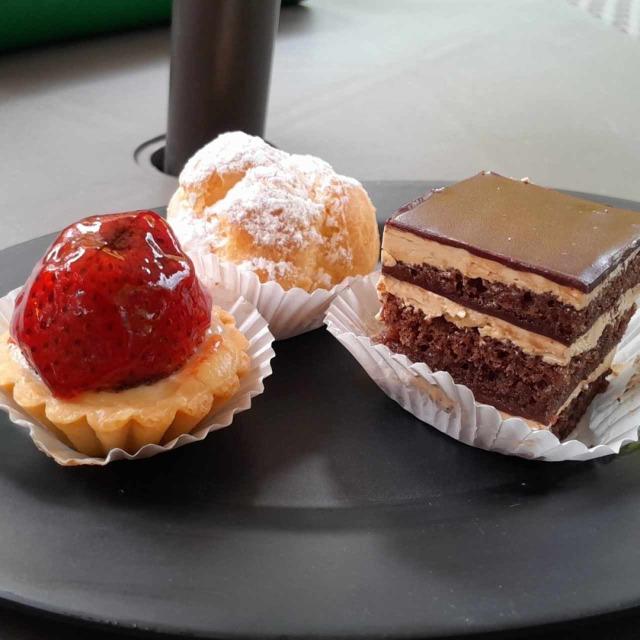 Tartaleta de fresa, Pastel de nata y Opera