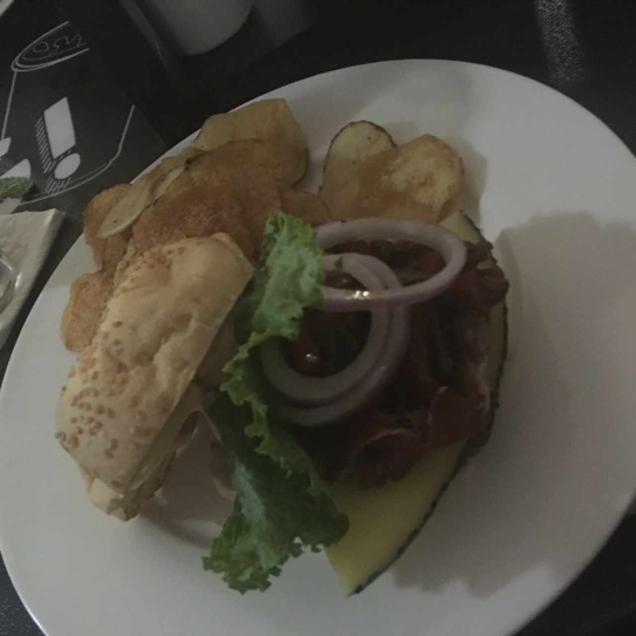 Hamburguesa Española (queso manchego y jamón serrano)