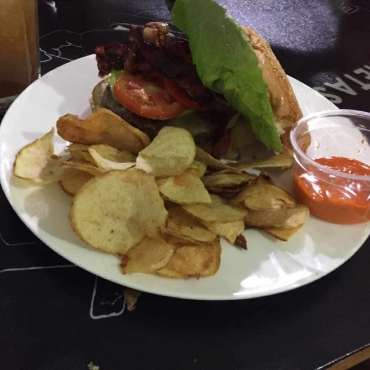 Hamburguesa de Aguacate con Tocineta