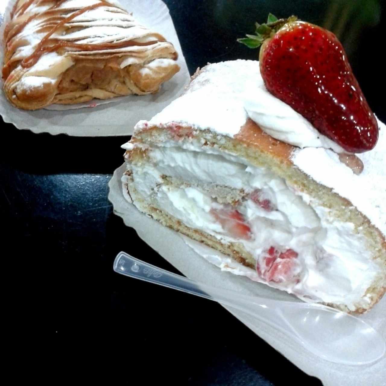 Cola de langosta & Brazo gitano🍓