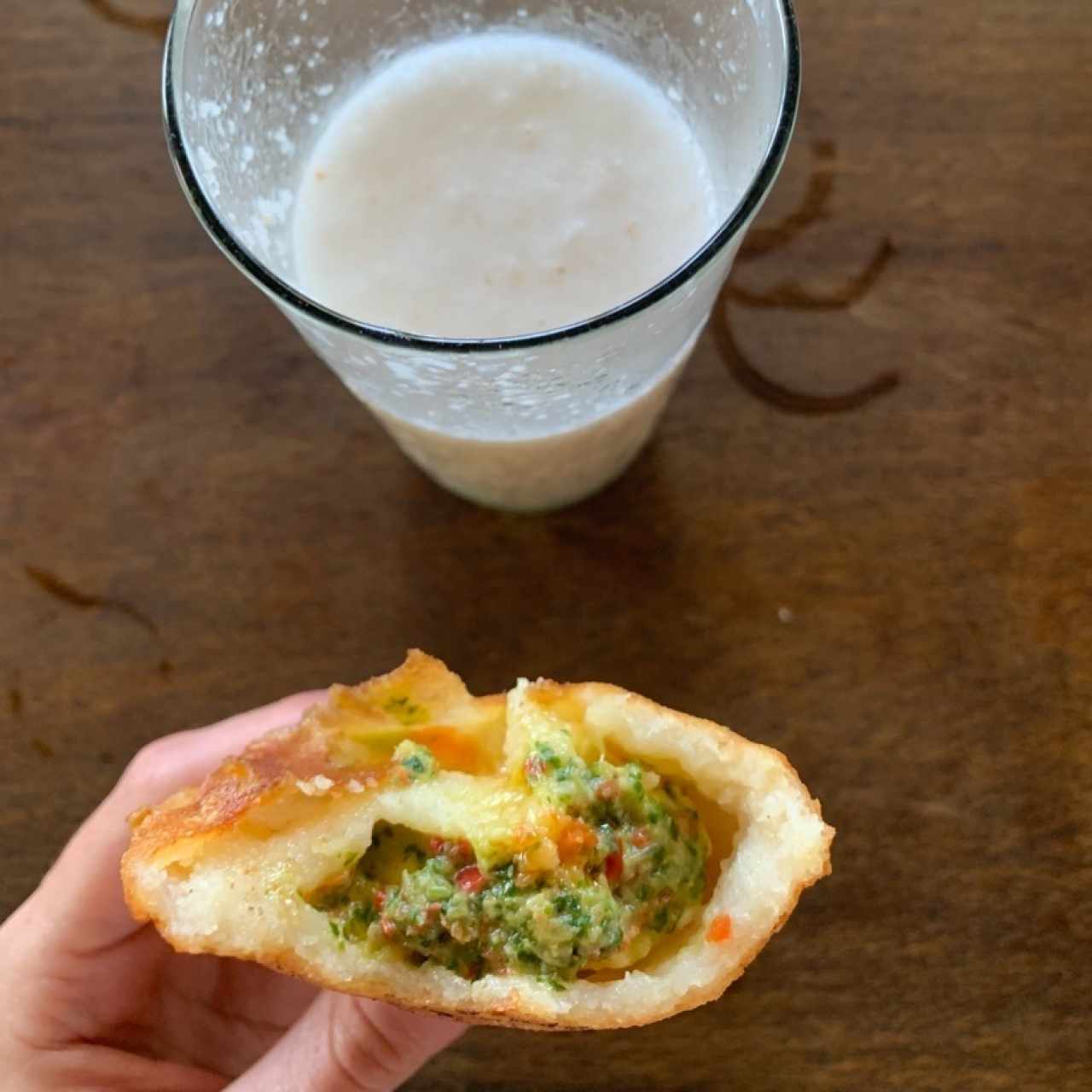 emanada de queso con mojito de la casa y cocada