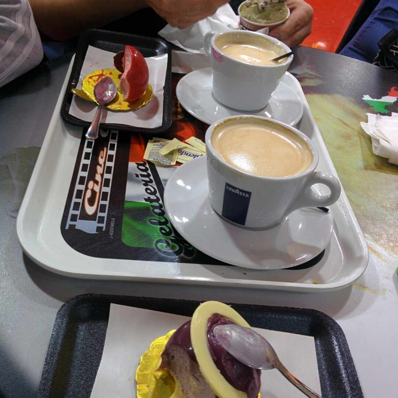 Mousse de fresa 🍓, mousse de mora, café ☕ marrón y helados 🍦 FELIZ DÍA DE BRUJAS 