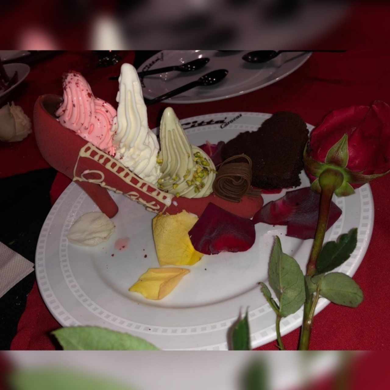 tacón de chocolate + 3 sabores de helados 🤤 dia de las madres 😬