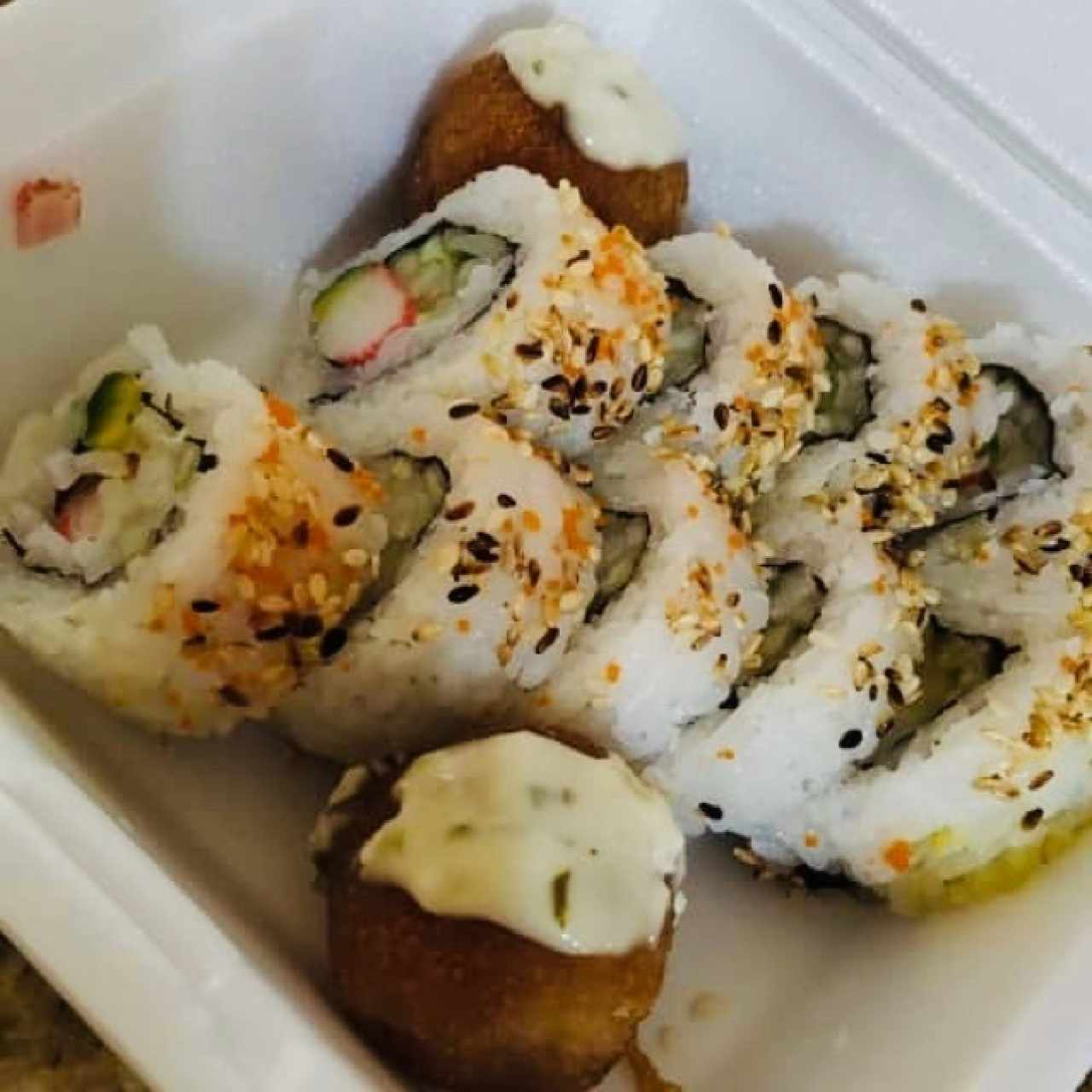 california roll + croquetas de pescado 