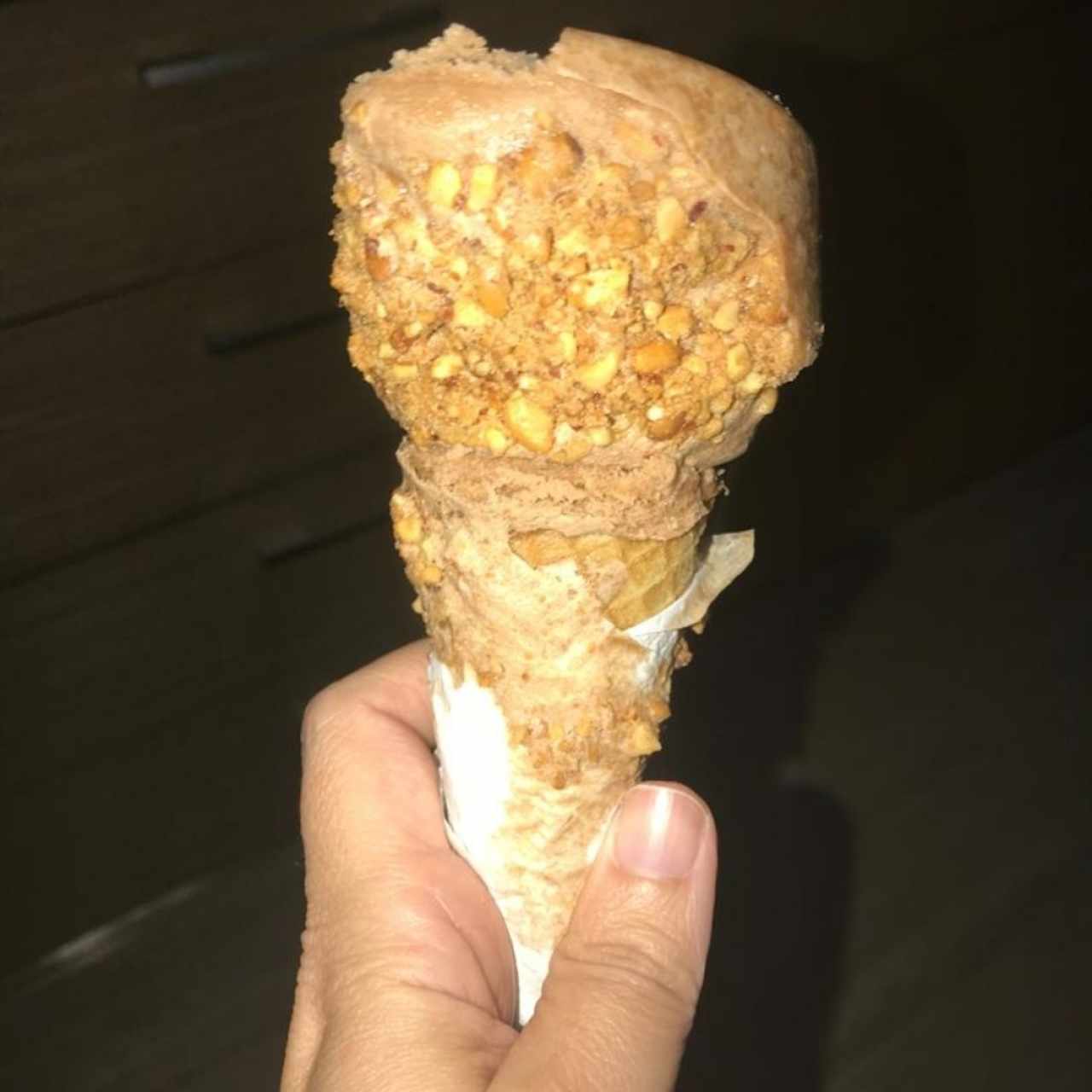Barquilla de Chocolate con Lluvia de Maní, Excelente