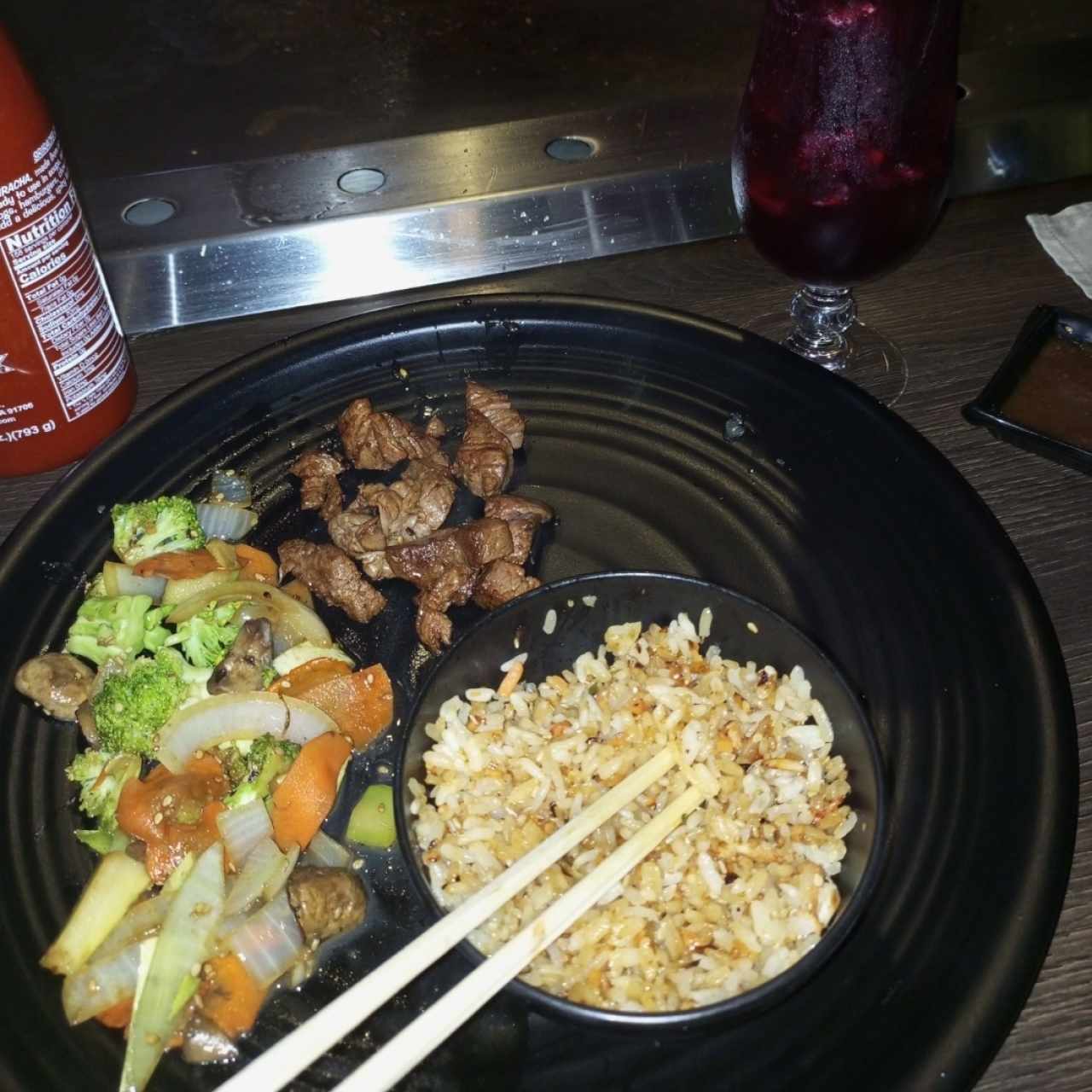 Arroz, vegetales salteados y lomito (menú teppan) 