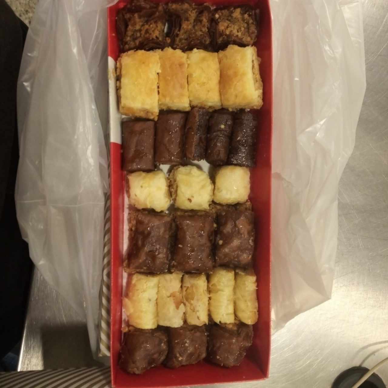 bandeja surtida de hojaldre