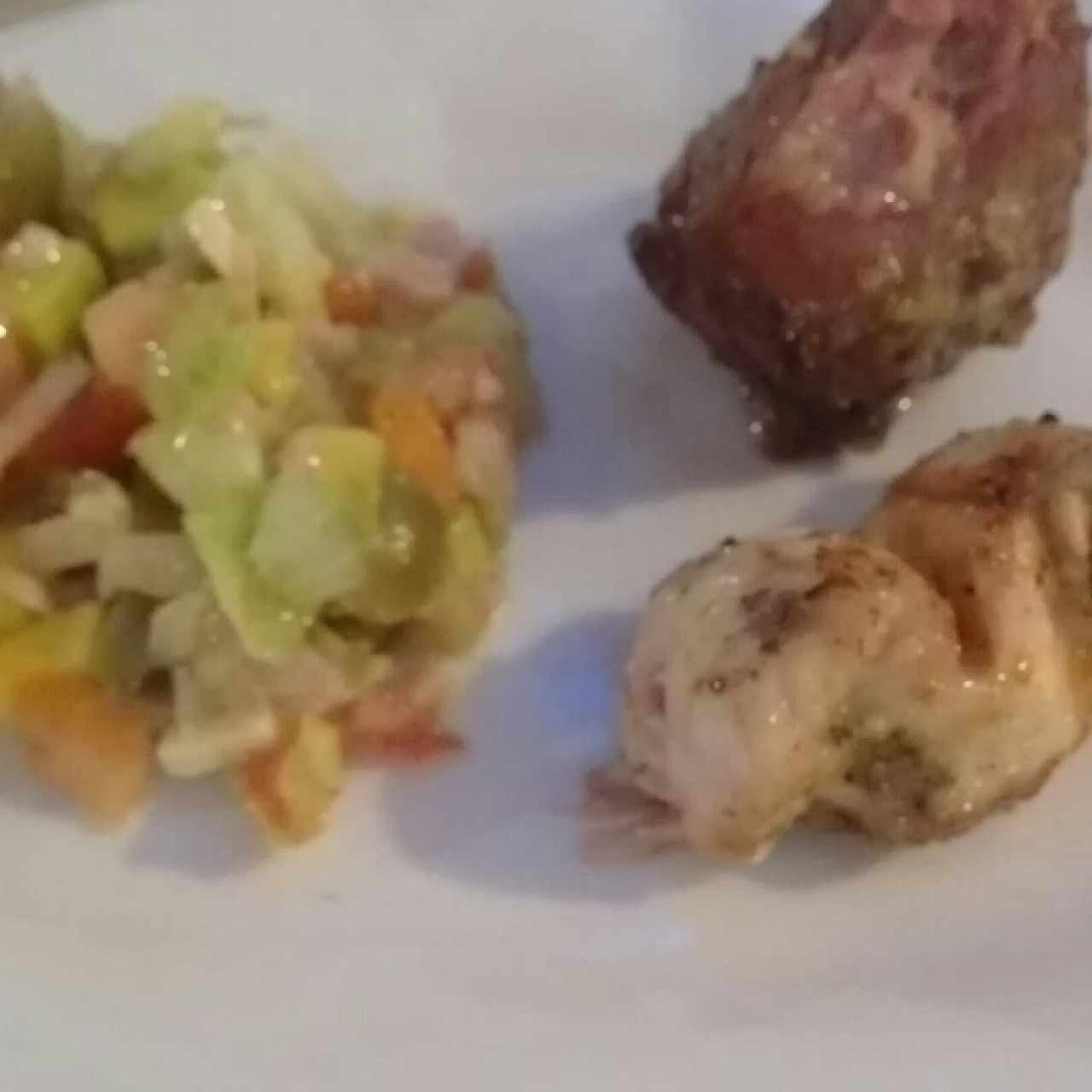 Espetada con ensalada Montana