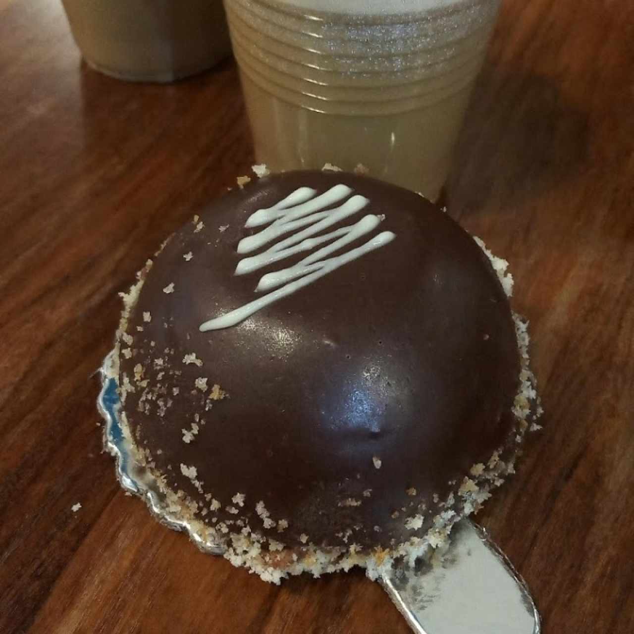 mousse de chocolate y café marrón