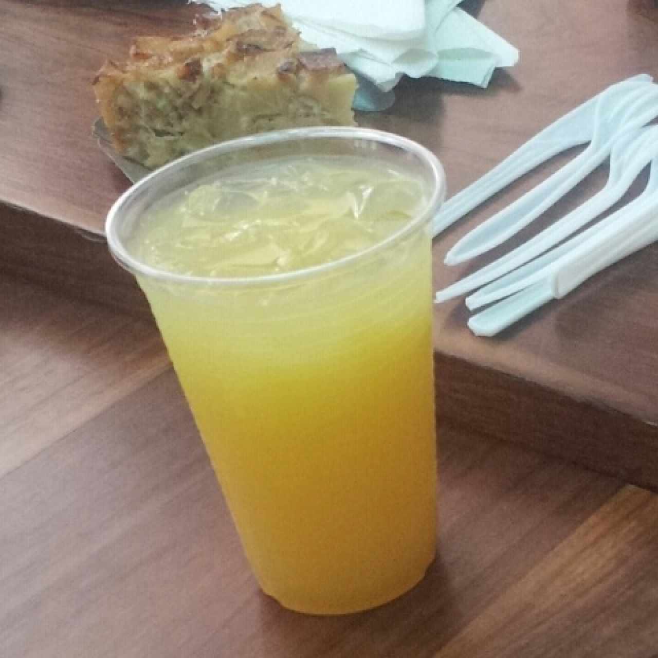 Jugo de naranja natural