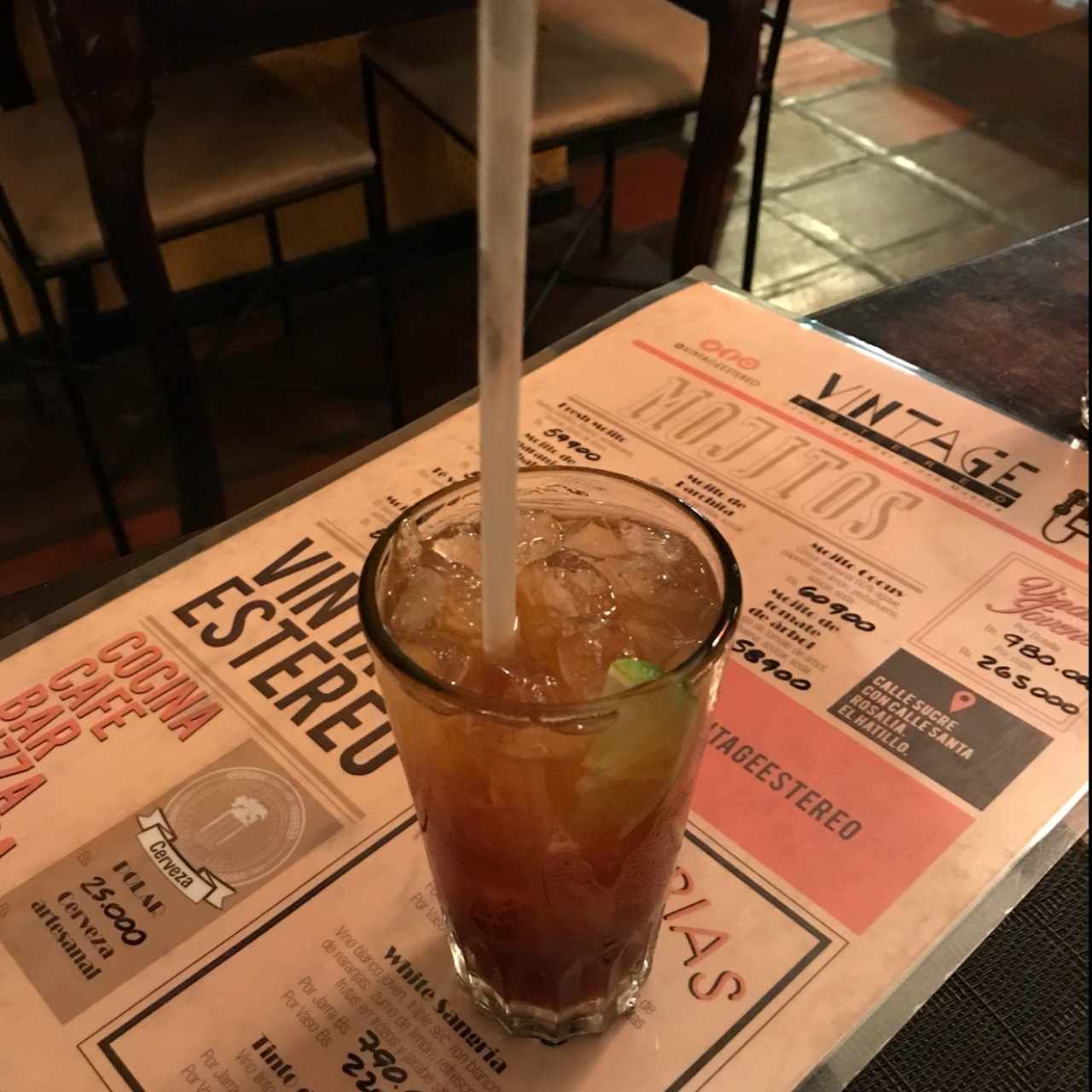 Cuba Retro: ron, papelón con limón, hielo