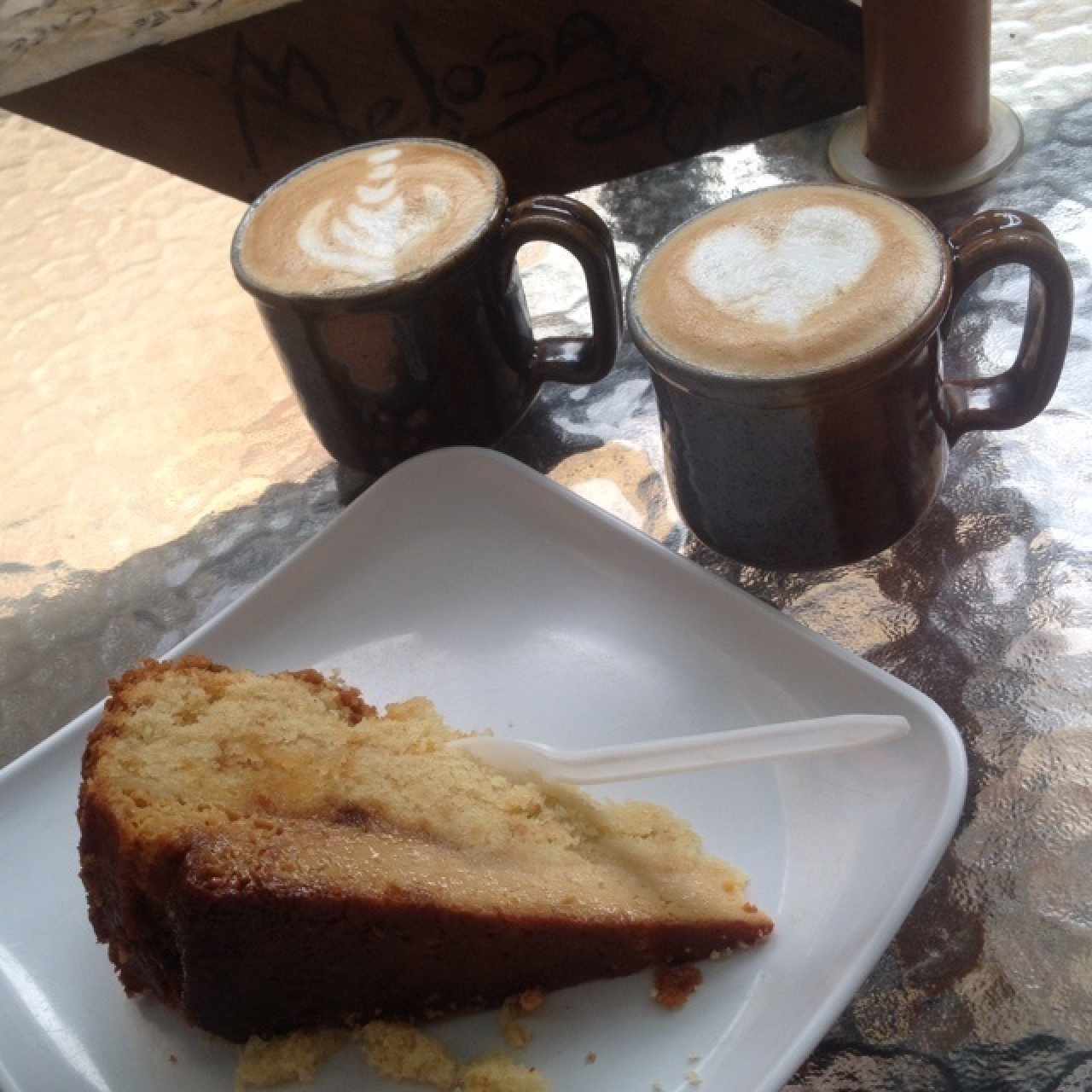 torta quesillo y cafe con leche