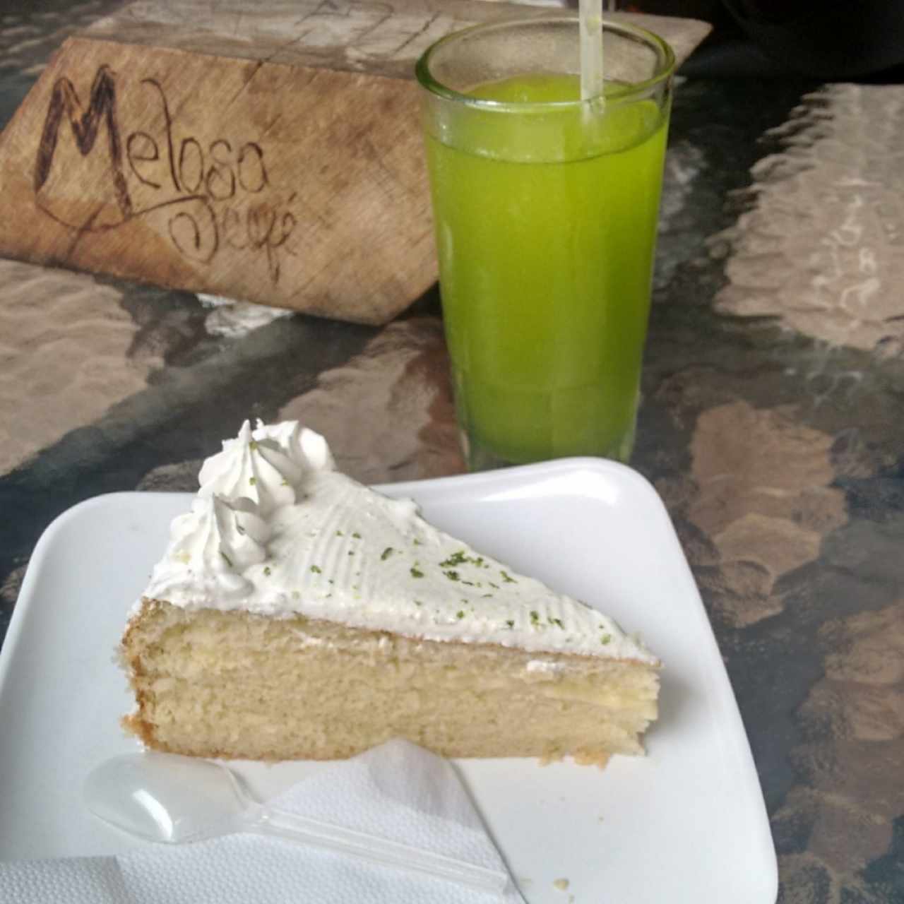 torta de limón y limonada con hierbabuena 
