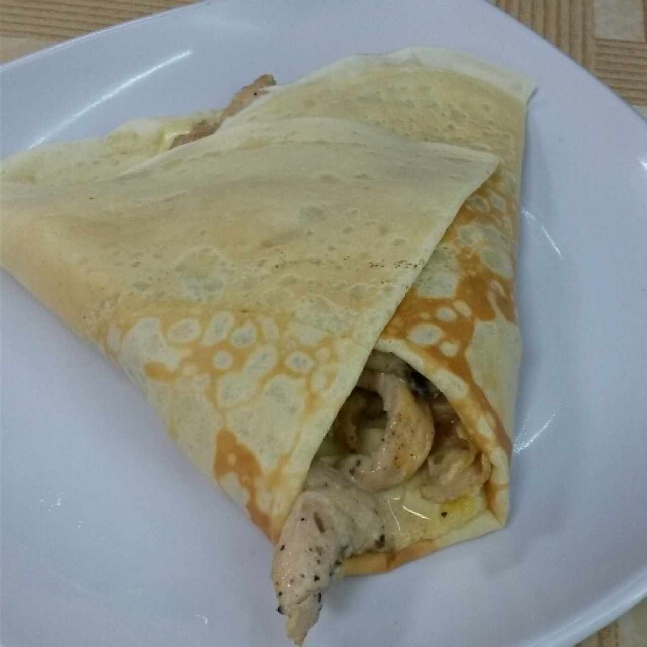 crepe de pollo, queso, champiñones