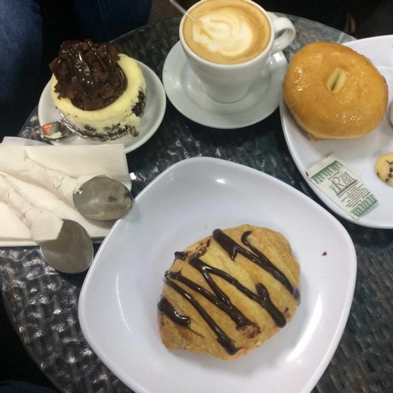cEl Crossant de chocolate y Cheesecake de oreo 🤤🥐👍🏼