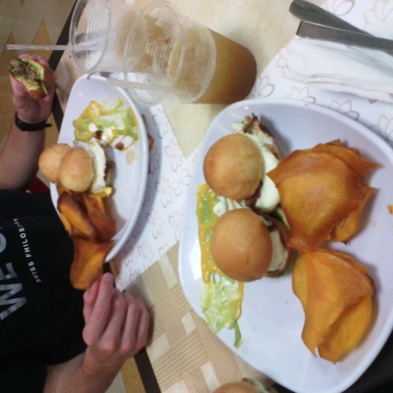 trio de hamburguesaa