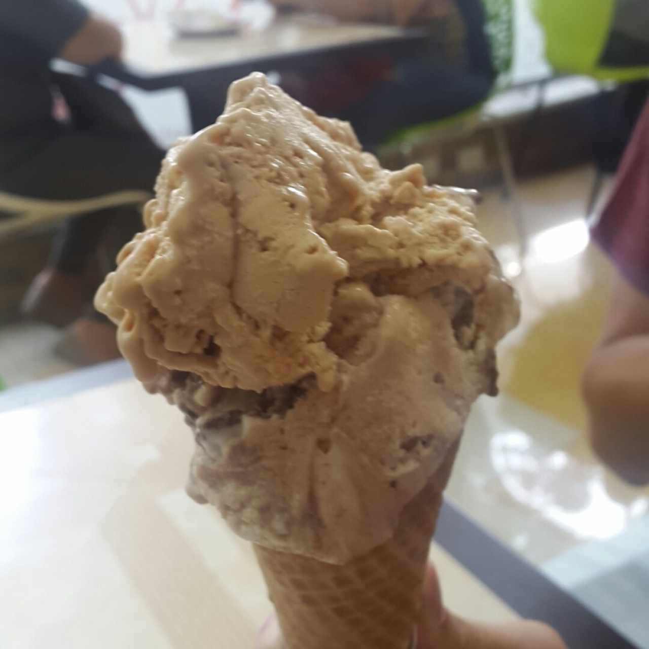 barquilla con helado ferrero