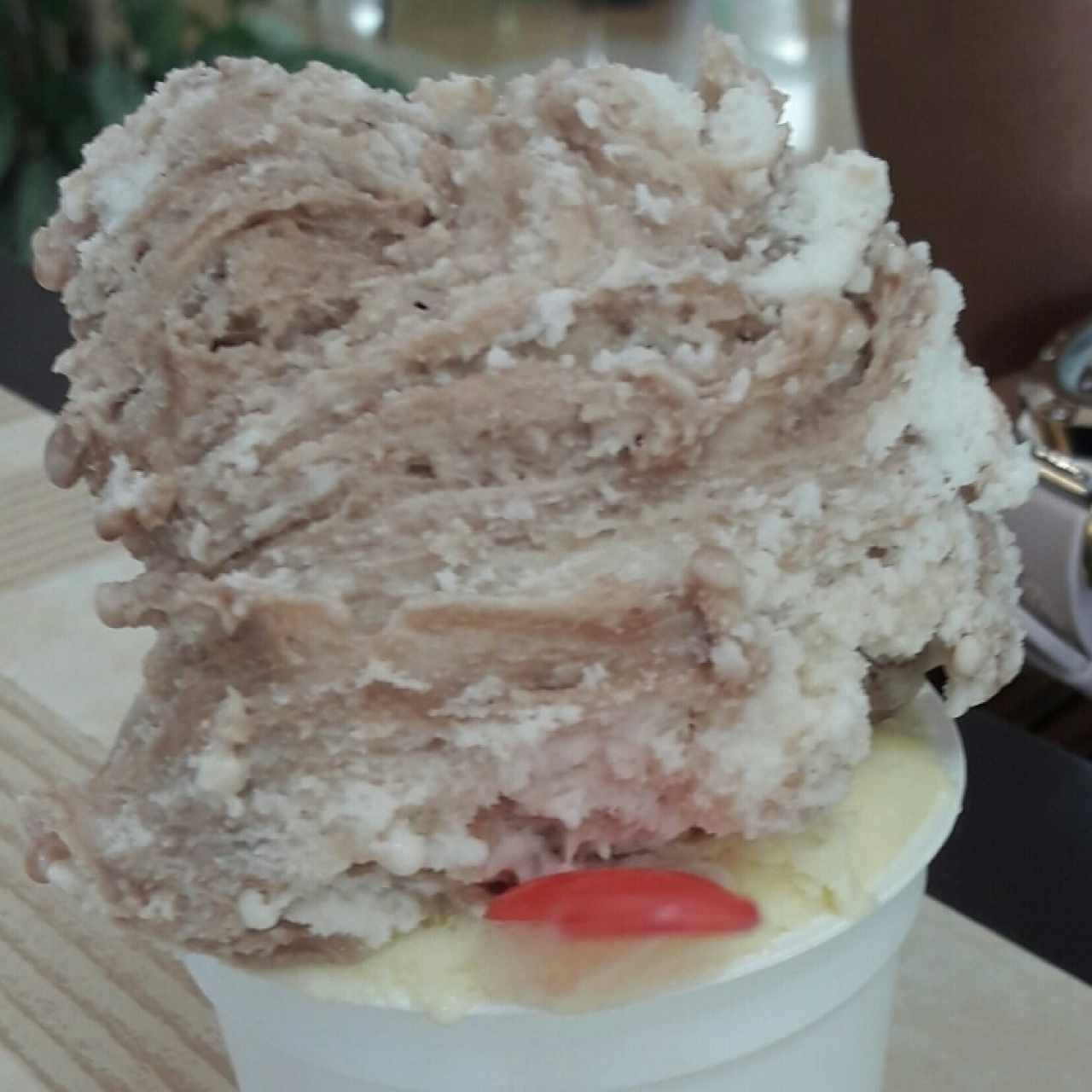 Tinta de coco con nutella y moose de parchita 