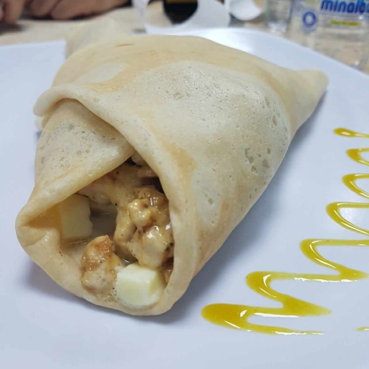 Crep de queso, pollo y hongos 