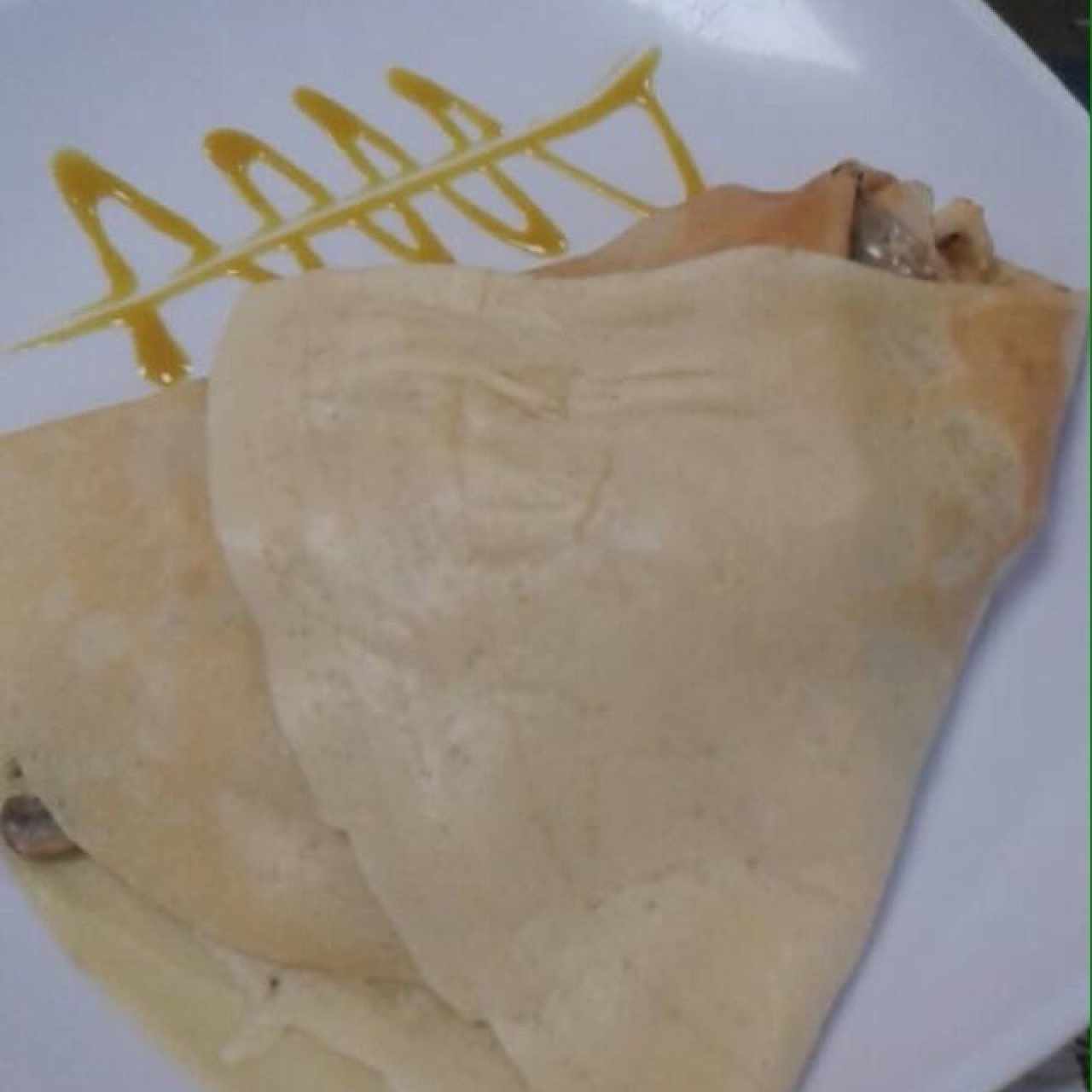 crepes de pollo con queso y hongos