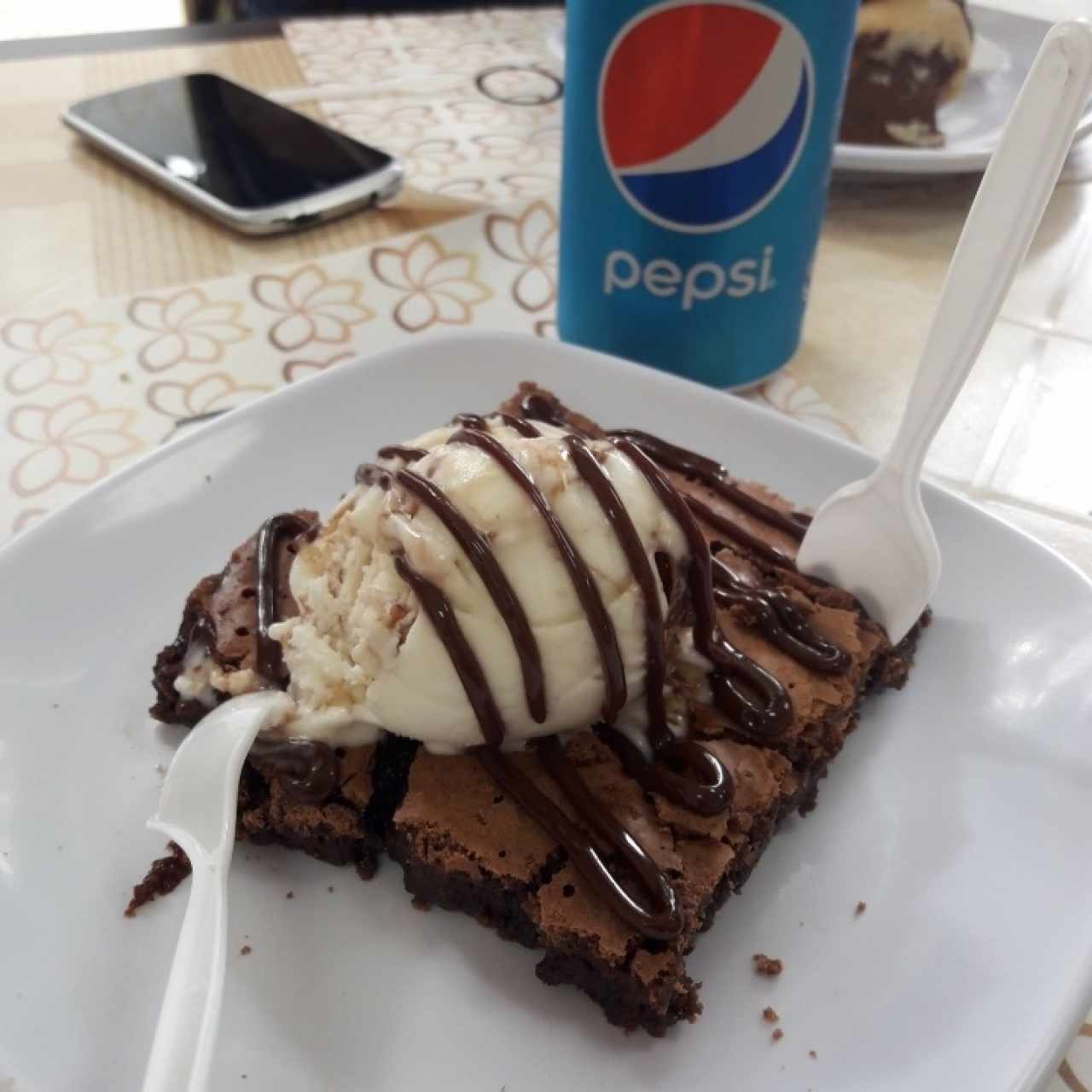 Brownie Con Helado