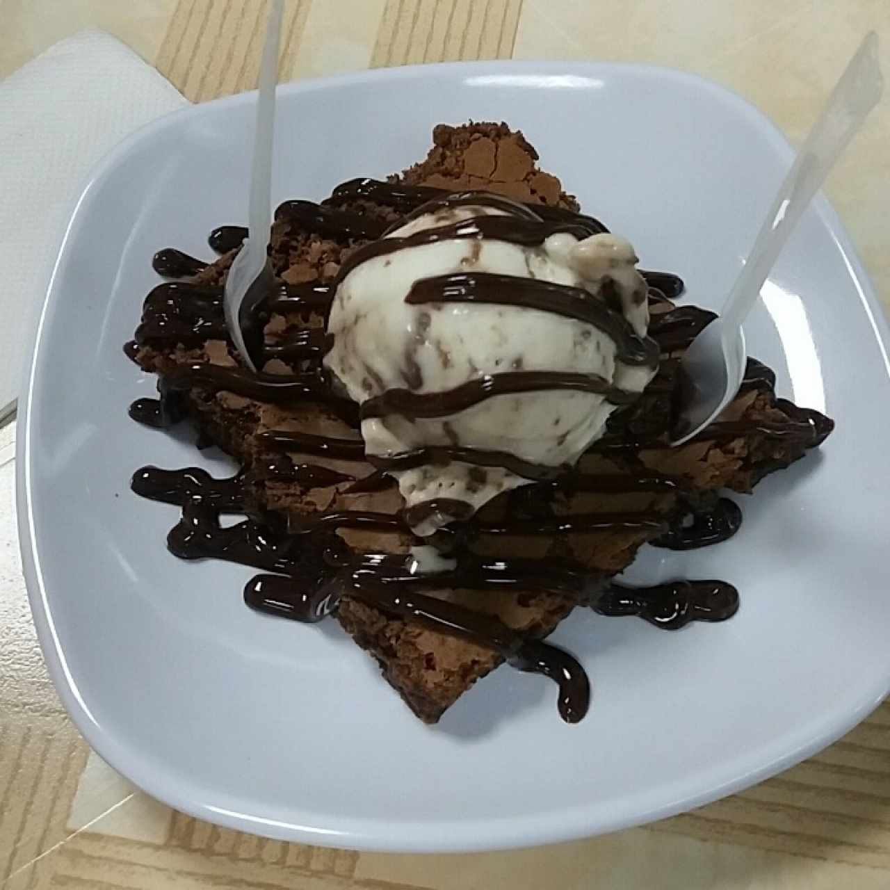 Brownie con Helado